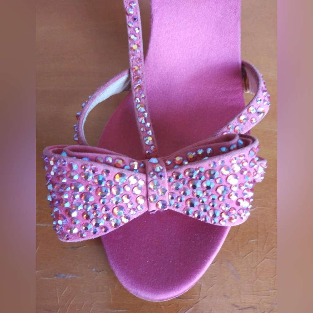 Giuseppe Zanotti Rhinestone Bow Sandals in sz 8. Store/floor display. - Picture 11 of 14